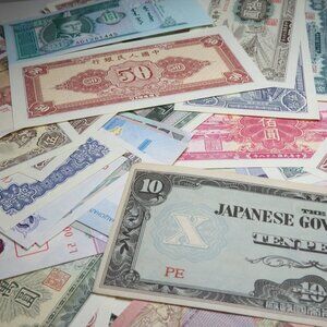Collection Bills Paper Money from Around the World x 10